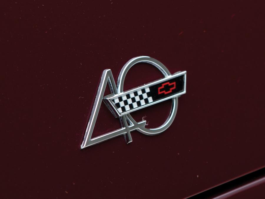  Chevrolet Corvette Convertible 40th Anniversary 1993 года  (фото 8 из 25)